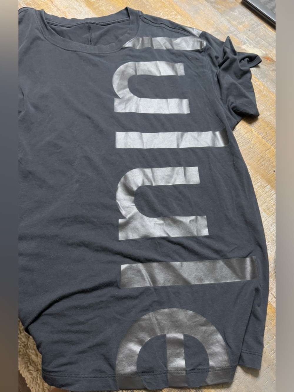 lululemon athletica Black Short Sleeve Logo Tee - Picture 6 of 9